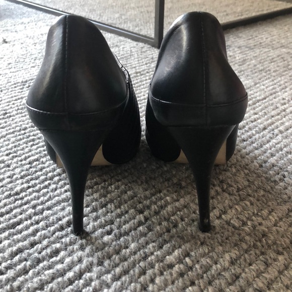 Guess by Marciano size 7.5 black bootie heels - Picture 7 of 8